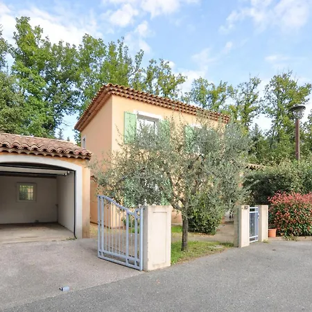 Holiday home 3 Bedroom Cozy In *